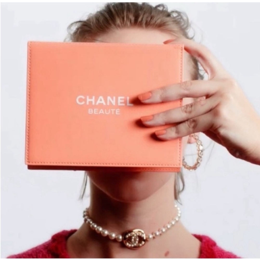 Chanel Beauté Clutch